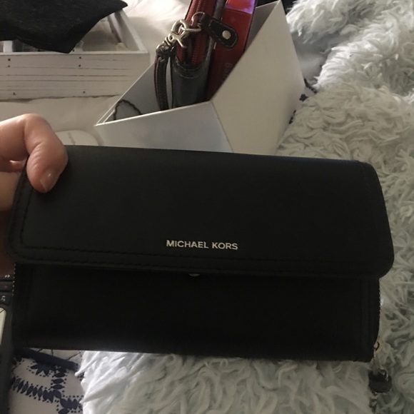 Michael Kors Isabel Wallet Black Smooth Leather - Picture 6 of 6